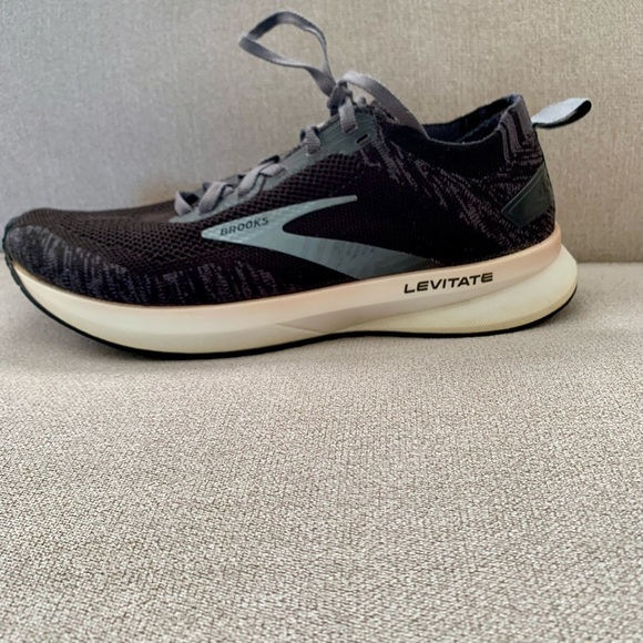 Brooks Shoes - Brooks Women’s size 7 Levitate Running Shoes